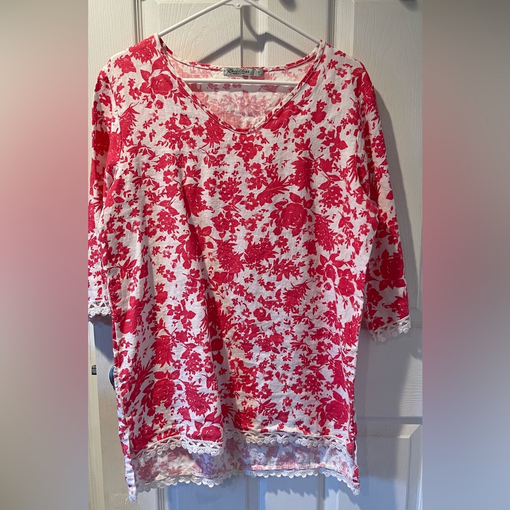 Elena Baldi 100% linen floral v neck 3/4 sleeve hi- lo tunic. Large
